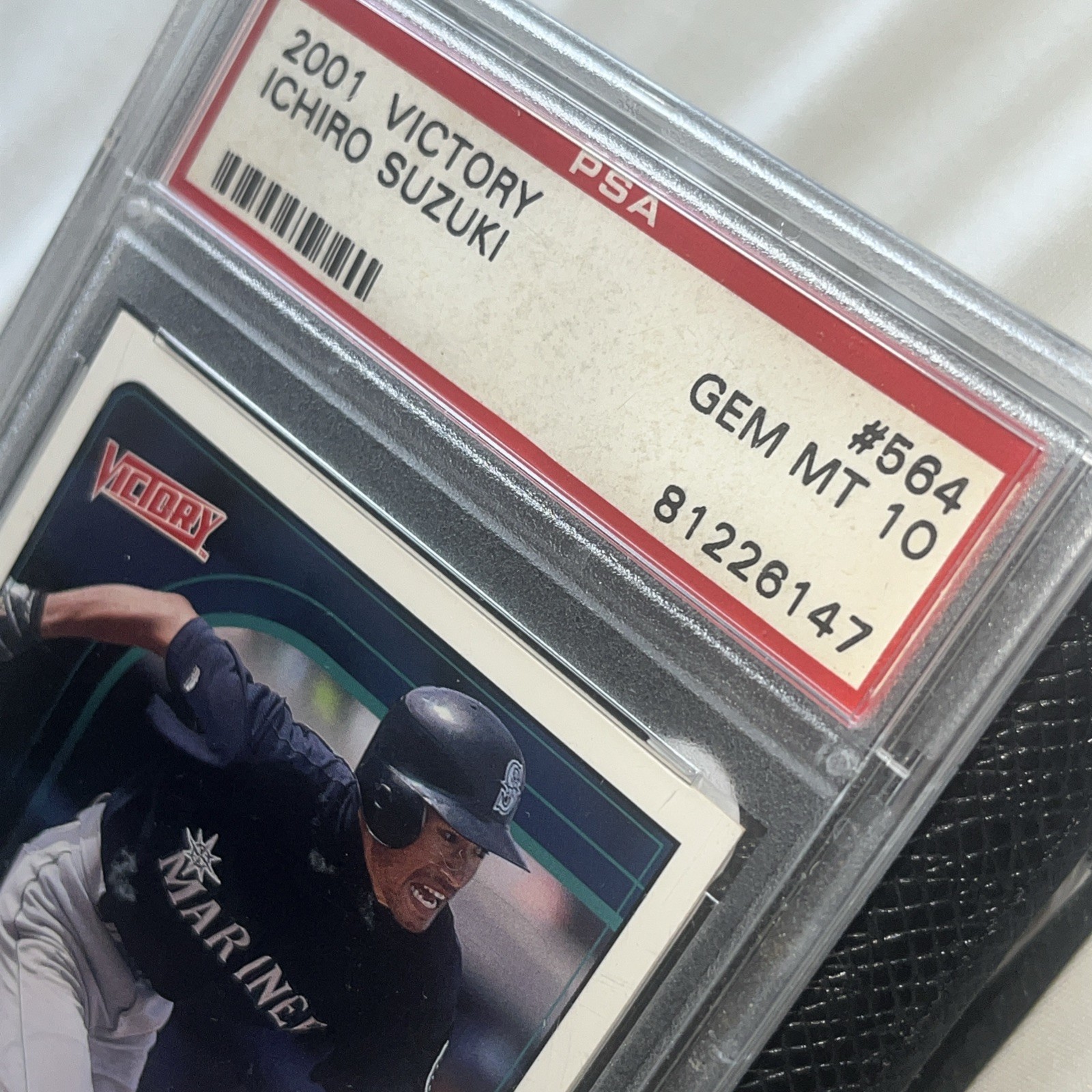 2001 Upper Deck Victory Ichiro Suzuki Rookie #564 PSA 10 Seattle Mariners view 4