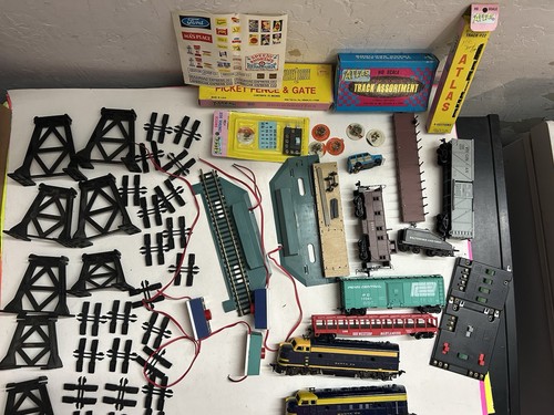 Trains & Accessories Lot, Athearn, MarX ,Tyco And More. Untested