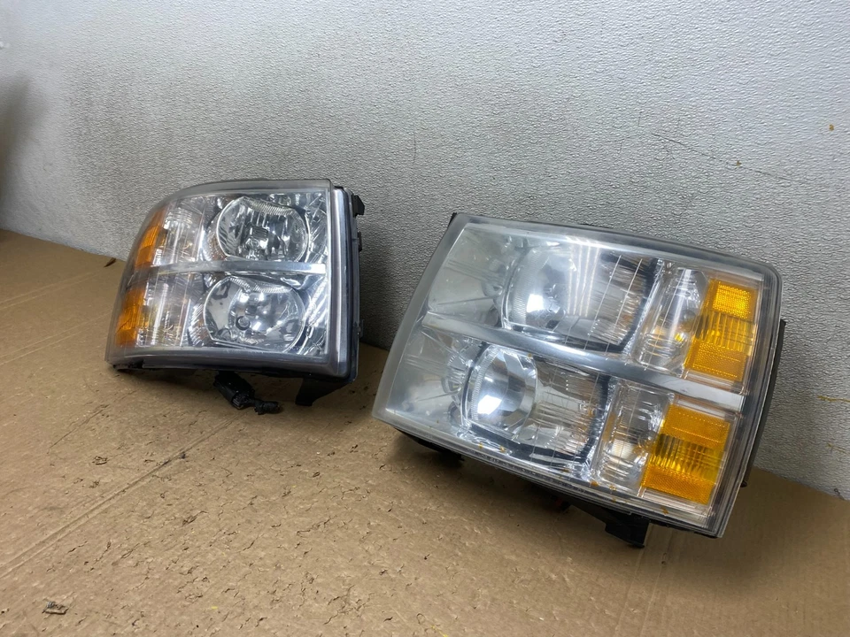 2007 to 2014 Chevrolet Silverado Left+Right Side Headlights Oem V3595 DW - Image 2 of 4