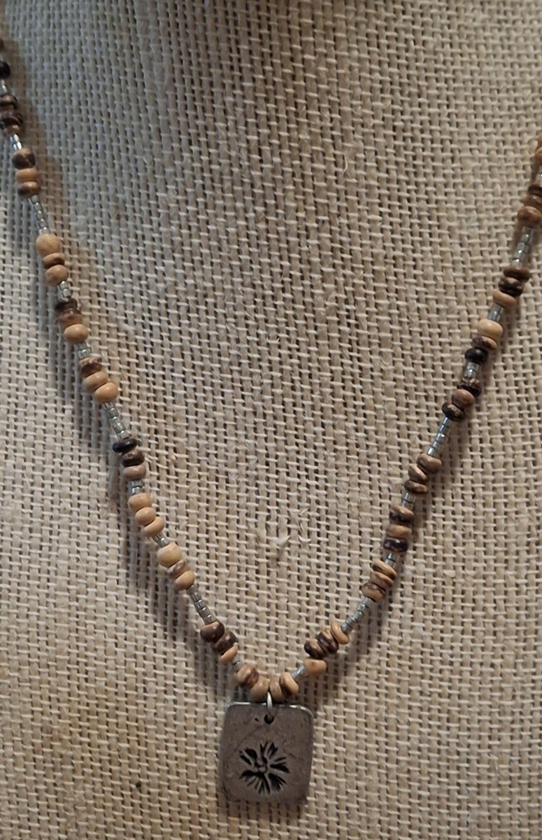 American Eagle Wood Bead Necklace AE Silver Tone Flower Pendant Boho 16" View 3