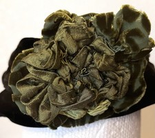 Women s Vintage Black Velvet Pillbox Hat Green Flower Trim One Size by Edith
