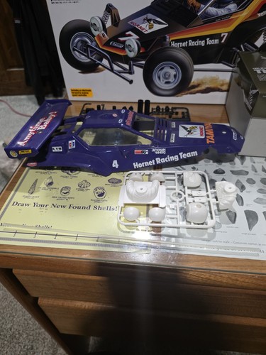 Vintage Tamiya 1/10 The Hornet w/ 2 Bodies, Drive, 2005 box and stickers - Picture 3 of 21