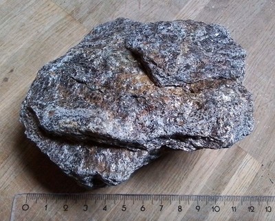 Mineral, glitzender Stein, Glimmerschiefer (?), aus den Alpen, aus 3000m Höhe