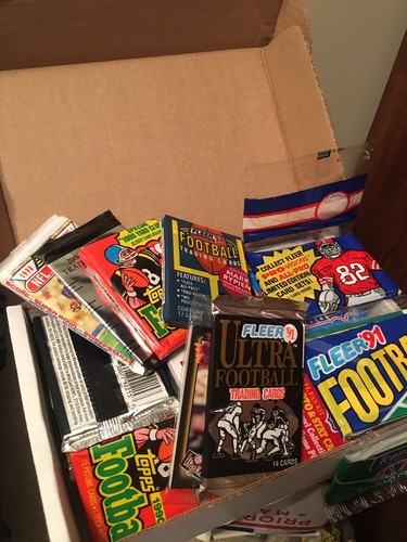 40 CARD UNOPENED FOOTBALL Pack Lot with AUTOgraph OR JERSEY vintage football - Picture 3 of 5