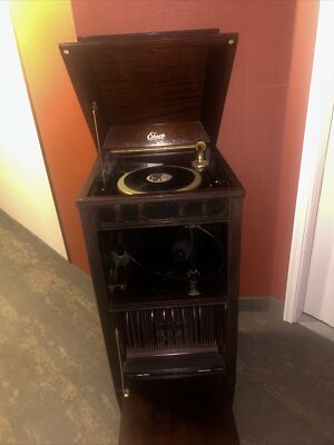 Edison Disc Phonograph S-19 with 35 Disc Records- Works Well