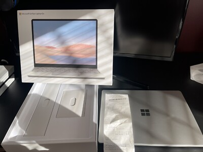 Microsoft Surface Laptop Go 12.4