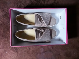 vince camuto pink suede shoes