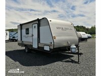 2021 Aspen Trail by Dutchmen 17BH Légère et compacte pour la famille