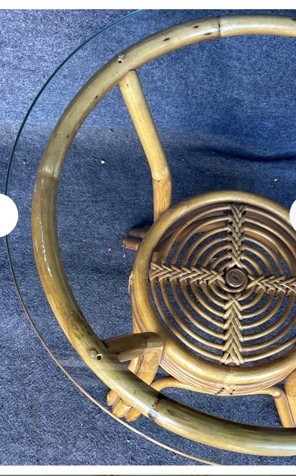 Mesa auxiliar y cargador de ratán MCM (2 piezas) ratán natural mediados de siglo Foto 3 de 4