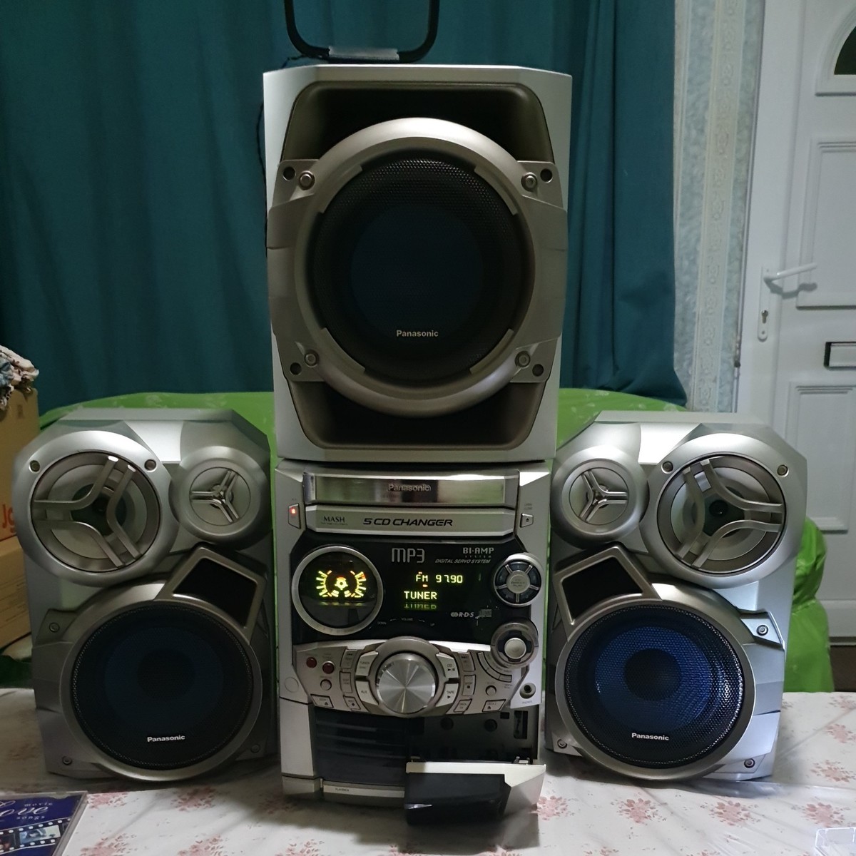 Panasonic Model SA-AK520 5CD Changer Mp3 AM/FM/ Dual Cassette