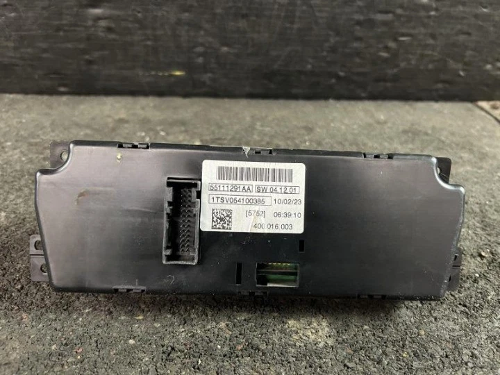 2010-2012 Dodge Ram 2500 AC Heat Climate Automatic Dual Zone Temperature Control - Image 2 of 4