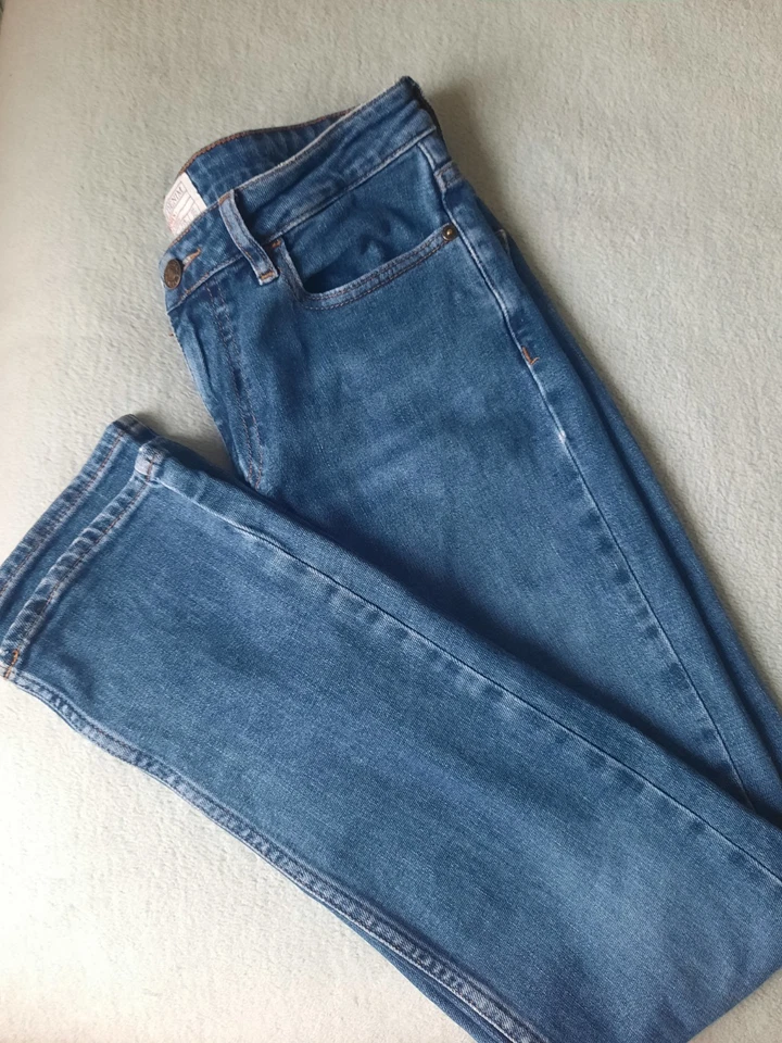 Fat Face Chesham Girlfriend Blue Straight Jeans Size 8R 28"Waist 27"Leg - Image 3 of 4