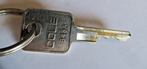 1980s VINTAGE Cadillac Acrylic Keychain FOB With Key for 1957 Coupe Deville - Picture 5 of 8