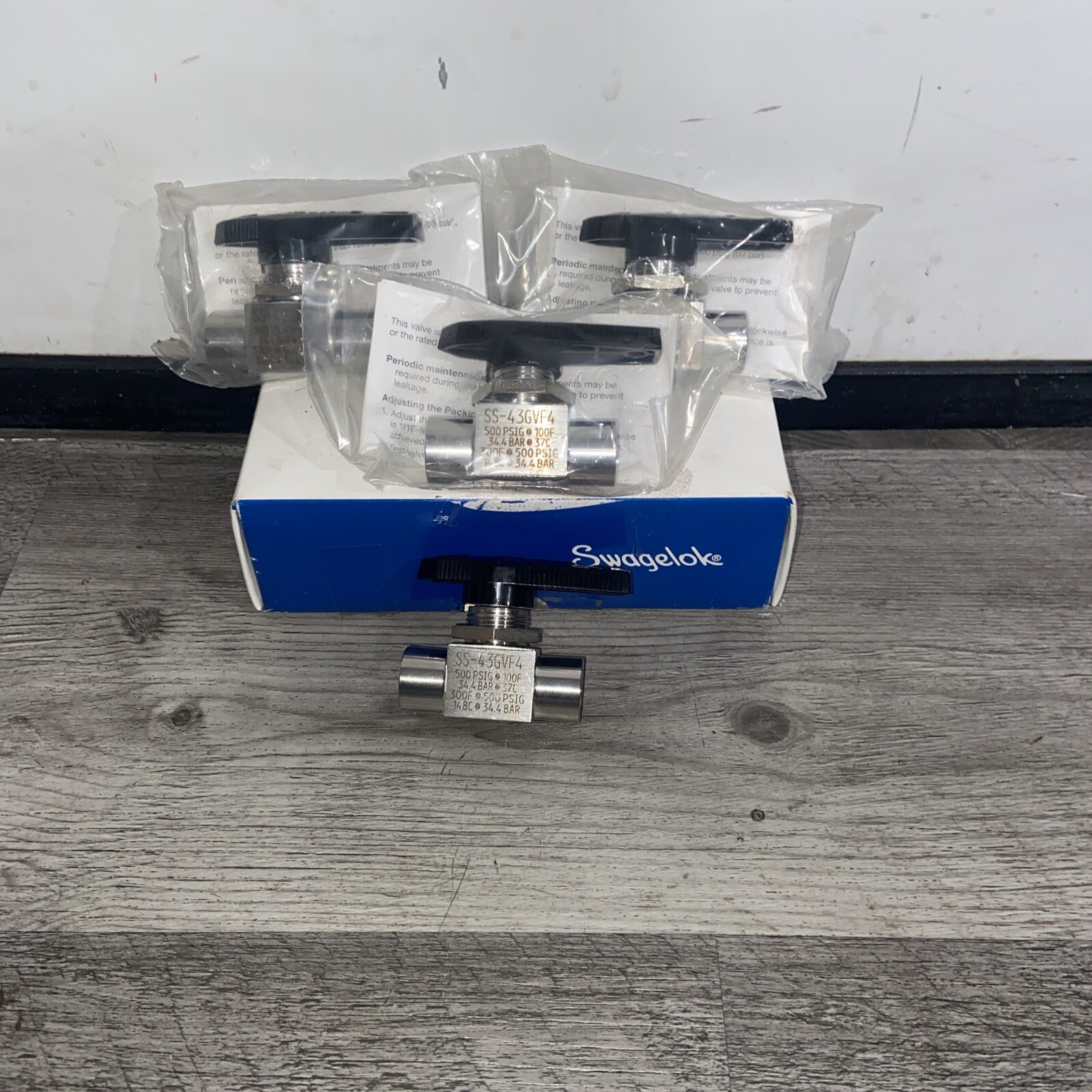 SWAGELOK Ball Valve   ( Set Of 4). SS-43GVF4Stainless Steel 40 SERIES2-WAY 3/8