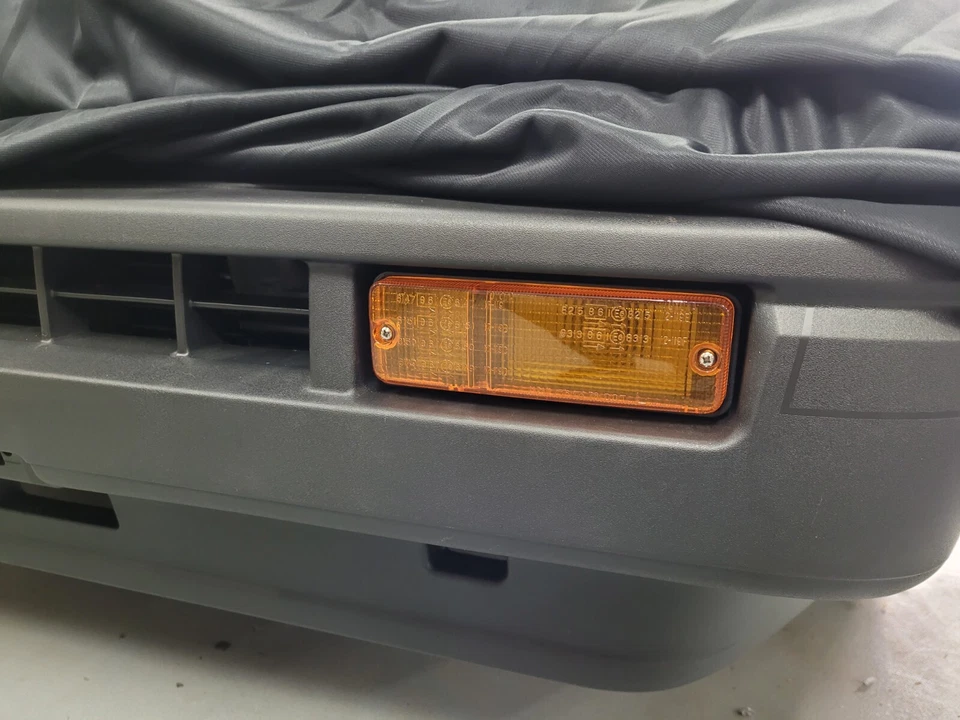 Toyota AE86 Zenki Trueno front indicator / blinker housings - Image 2 of 4
