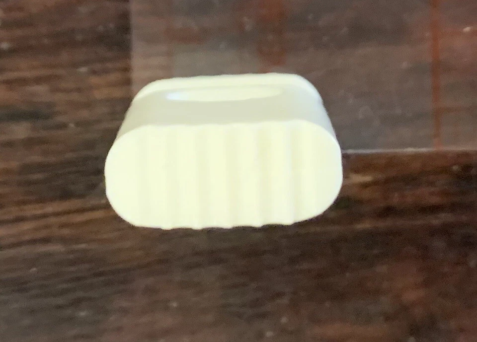 6pcs Slim Line Non Slip Spring Lock Toggle White Plastic 35 X 15 X 6.5 - Image 3 of 4