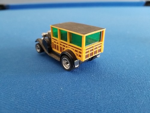 AFX '29 Model A Woodie Standard AFX Slot Car in Black w/ Woodgrain #1746 - Picture 12 of 16