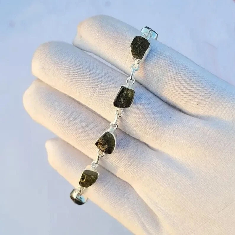 Pulsera Moldavita Checa, Plata Maciza 925, Pulsera Cadena Ajustable Hecha a Mano Foto 3 de 4