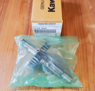 KAWASAKI Genuine KLX110 TRANSMISSION OUTPUT SHAFT 13128-0042 NEW