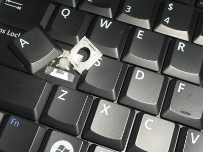 Single Key Cap + Clip For Dell Latitude E5400/E6400 P/N: UK717 Model: M983