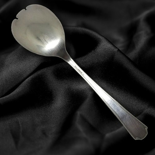 Oneida-WM A Rogers Berkeley Solid Salad/Berry Serving Fork-Silverplate-Vintage - Picture 2 of 6