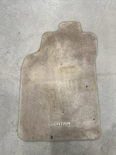 Alfombrilla delantera izquierda para conductores Nissan Sentra B14 94-99 OEM USADA beige gris alfombra