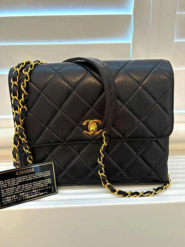CHANEL Vintage Classic Flap Medium Black Quilted Leather Shoulder Bag 24kt Gold