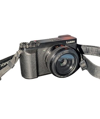 LUMIX GX80 Kamera-Set mit Lumix G 20mm f/1.7 Objektiv + Zubehör SD-Karte, Filter