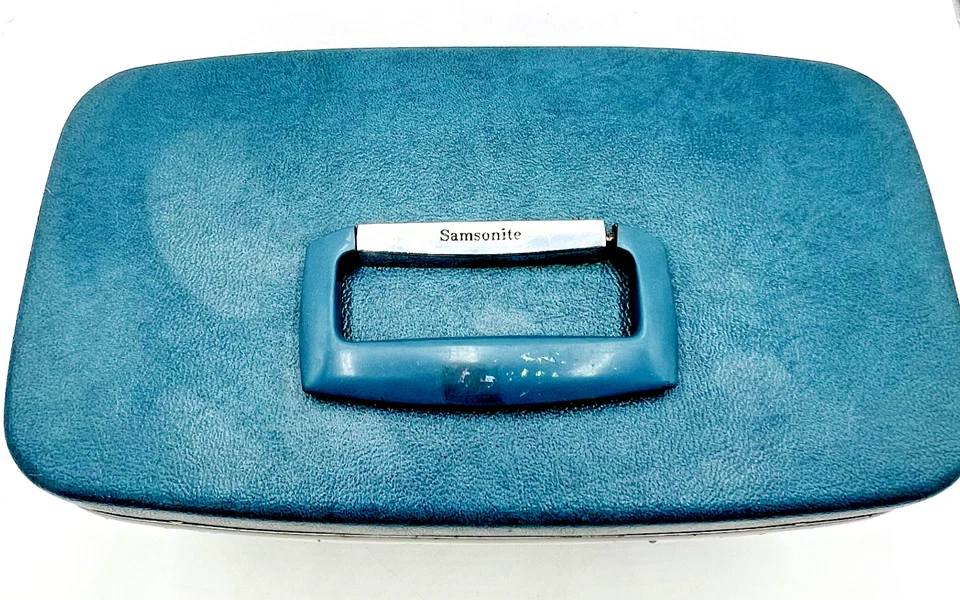 Vintage Samsonite Silhouette Suitcase Blue Vanity Train Makeup Case - Image 4 of 4