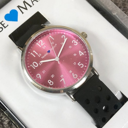 Nurse Mates Damen NA00430 rosa Zifferblatt schwarz Gummi Quarzuhr ** UNGETESTET - Bild 1 von 7