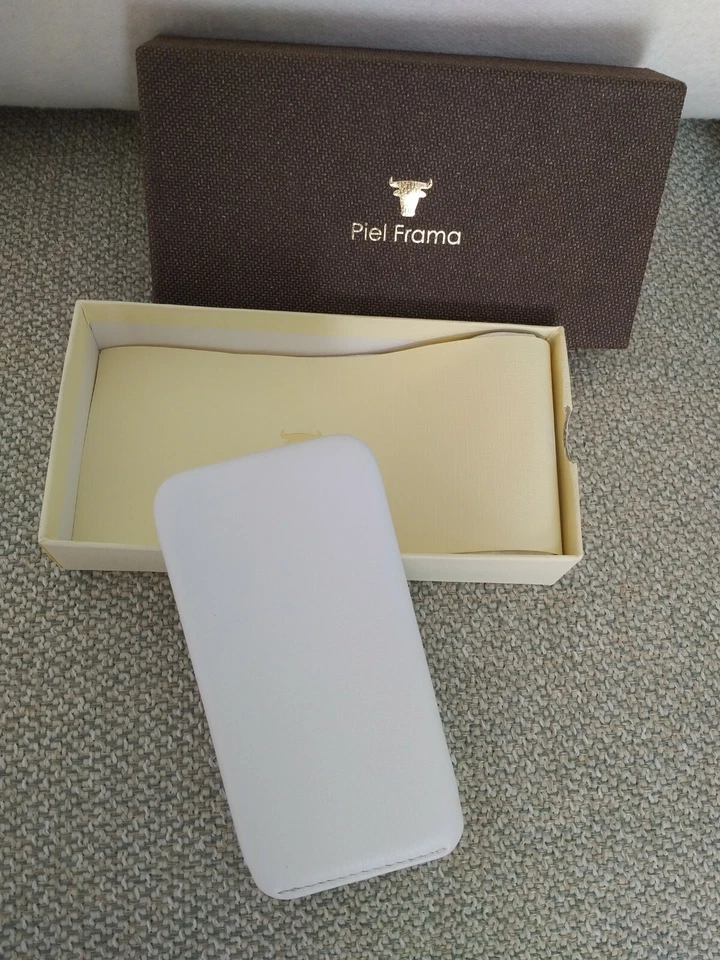 Funda Piel Frama Apple iPhone 5/5S SE - Blanca Foto 2 de 3