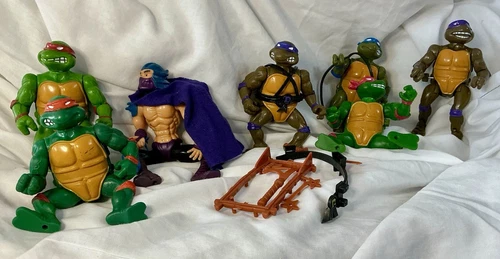 7 Vintage TMNT Teenage Mutant Ninja Turtles With Accessories