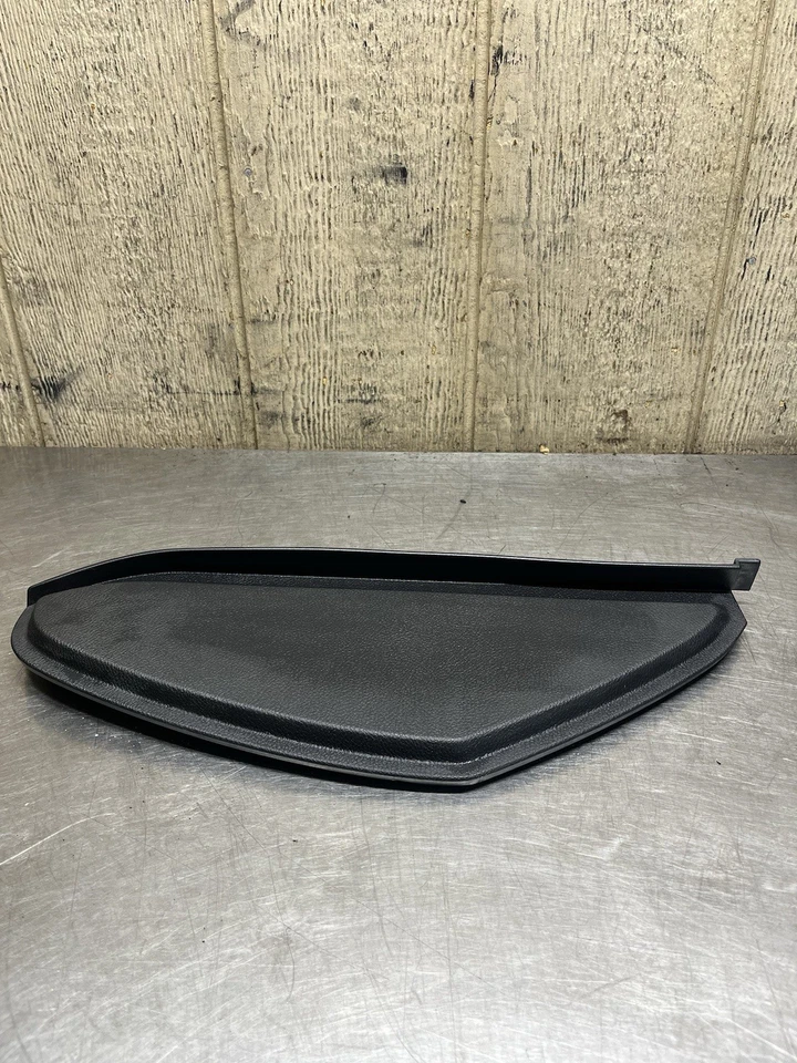 Dodge Ram 2500 350 2013-2018 panel de fusibles cubierta lateral derecha negro OEM Foto 2 de 4