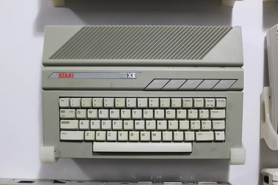 Atari 130XE  Presentation Stand and Wall Mount