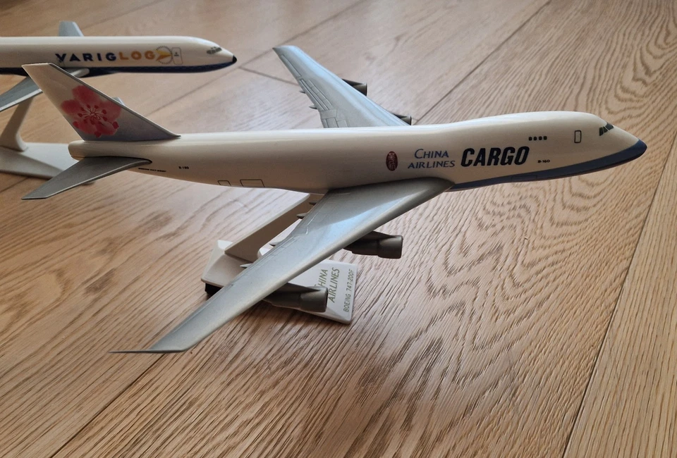 Lotto 3 Modellini Aerei Varie Nazioni Scala 1.100 - 1.200 da collezione  - Immagine 4 di 4