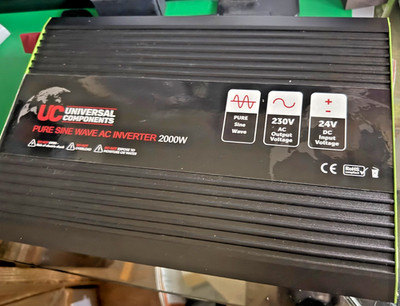 uc universal components reiner Sinus AC Wechselrichter 2000W TVS 2000P