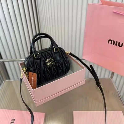 Miu Miu Matelassé shoulder bag black (No box)