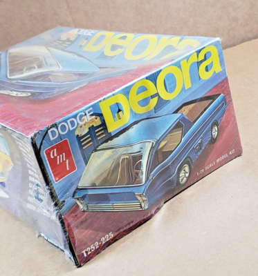 NOS 1960s Dodge Concept Car Deora T252-225 AMT 1/25 Scale
