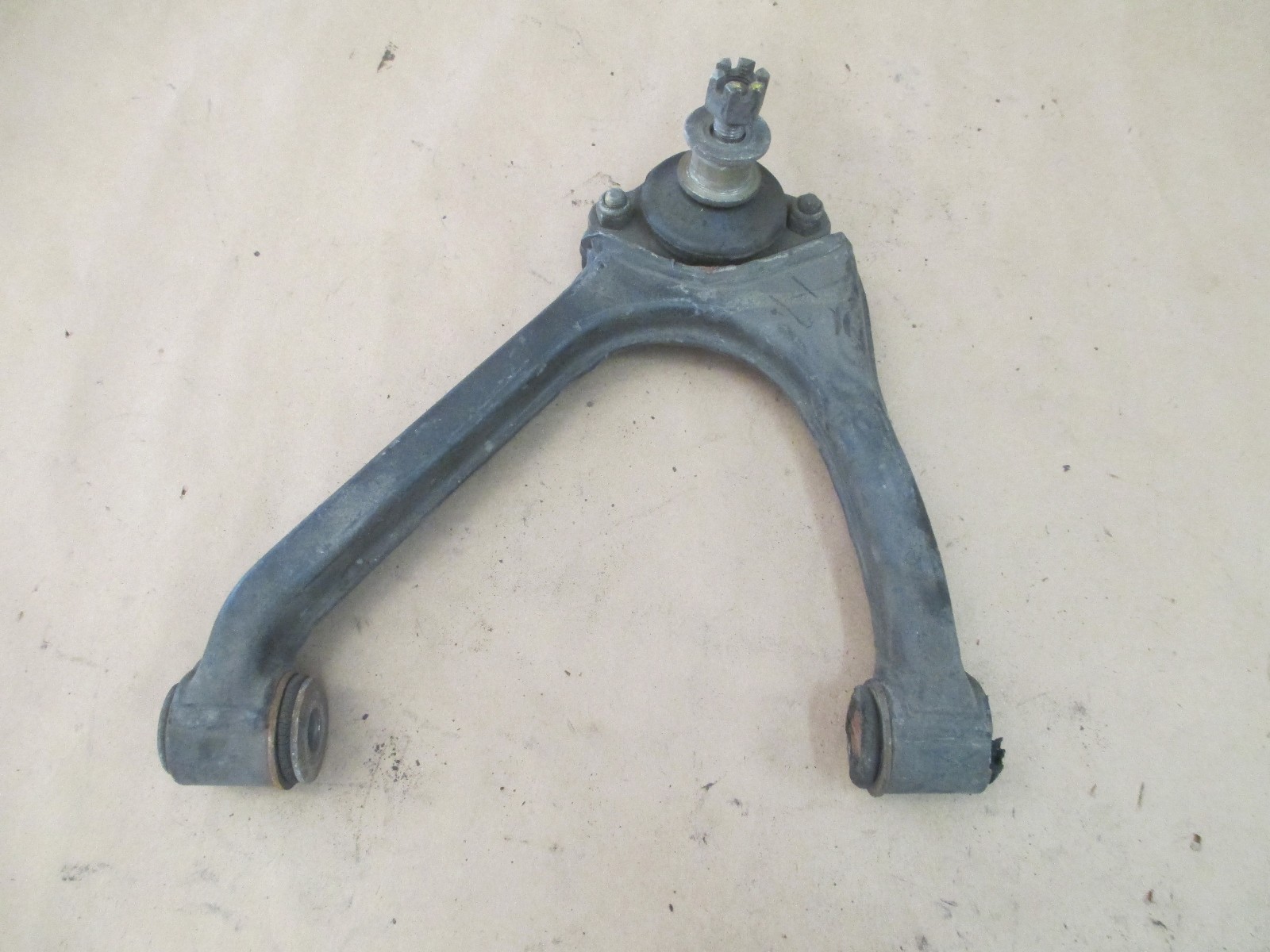 Ferrari 348 - LH / RH Front Upper Suspension  Lever # 143010