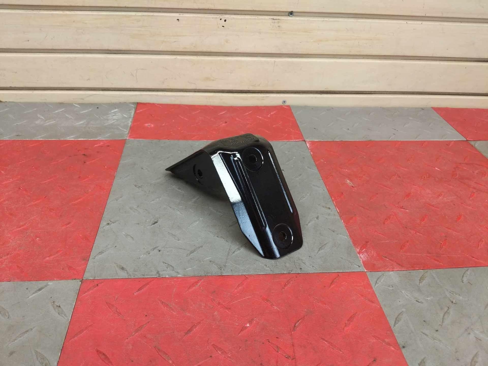 2015 Lamborghini Huracan LP610-4 OEM LH Front Strut Support Bracket P/ 4T0805517