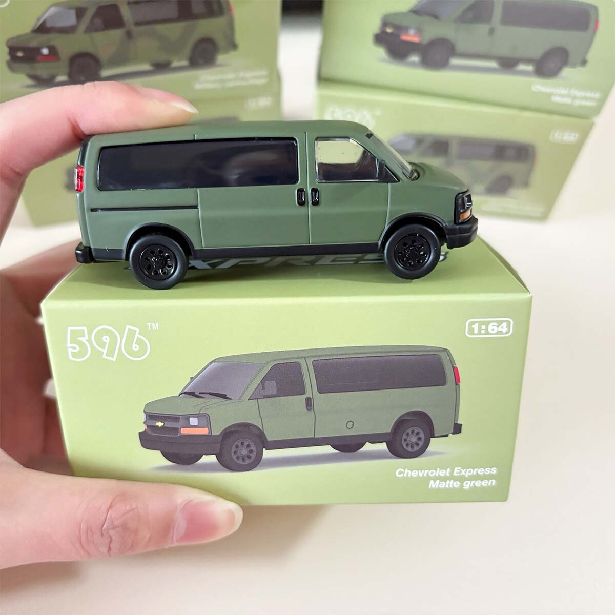 596 Model 1:64 Chevrolet Express Matte green Diecast Metal