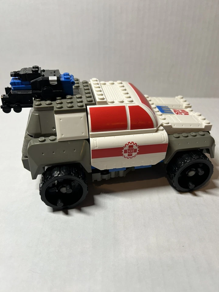 Transformers Armada Red Alert INCOMPLETE 7057 BTR Built To Rule! - Image 3 of 4