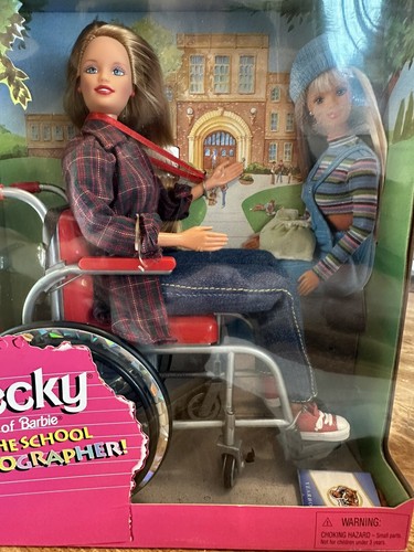 Mattel~Becky friend Of Barbie~School Photographer - Picture 3 of 11