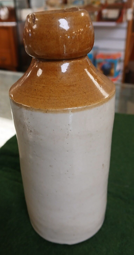 Wheatley & Bates Stoneware Bottle Wheatley's Old Style Ginger Beer by Bourne - Picture 6 of 8