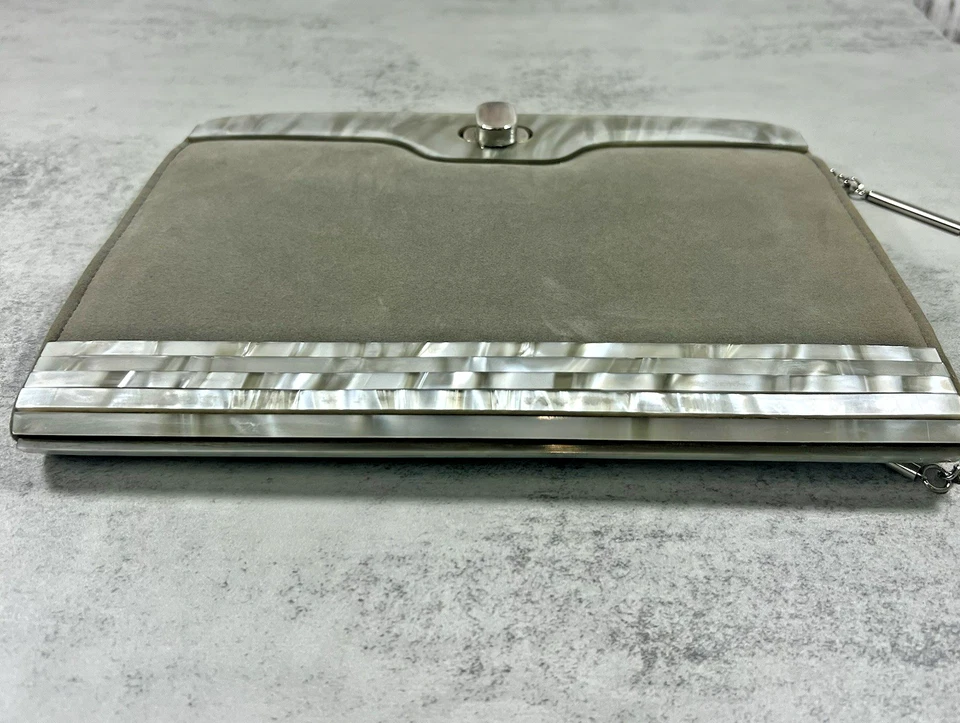 De colección. Cartera/cartera de gamuza/cartera de mano gris Hong Kong correas tono plata años 60 Foto 4 de 4
