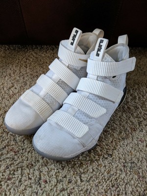 lebron james shoes soldier 11