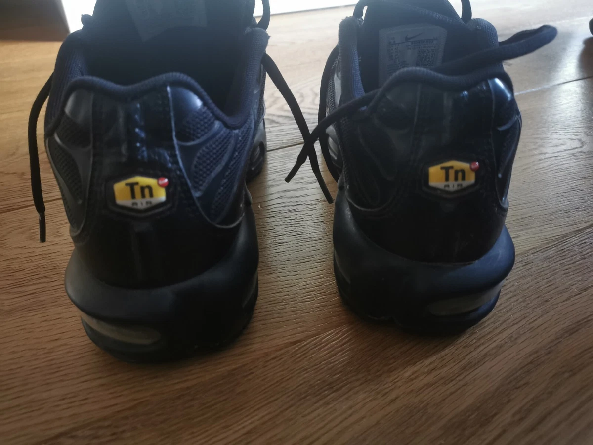 Air max plus top metallic gold on feet