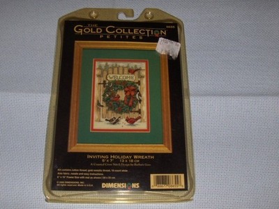 NEW dimensions Gold collection Counted Cross Stitch Kit- Inviting Holiday Wreath