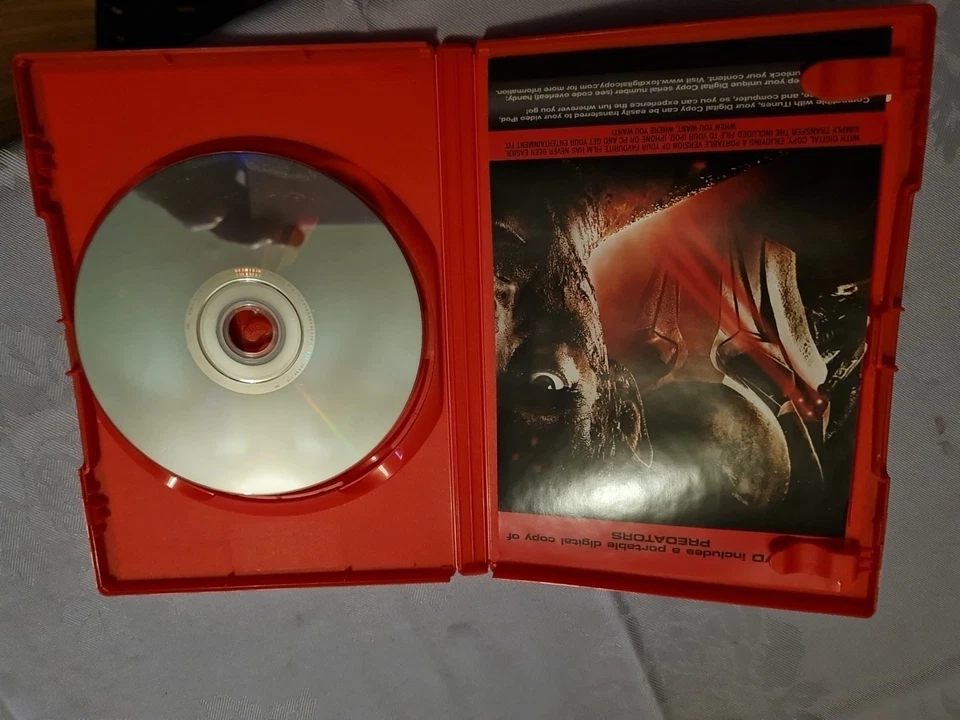 Robert Rodriguez - Predators Dvd + Digital Copy - Image 4 of 4