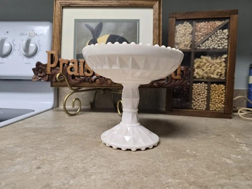 Jeannette Shell Pink Milk Glass Windsor Footed Bowl Pedestal Compote Candy Dish